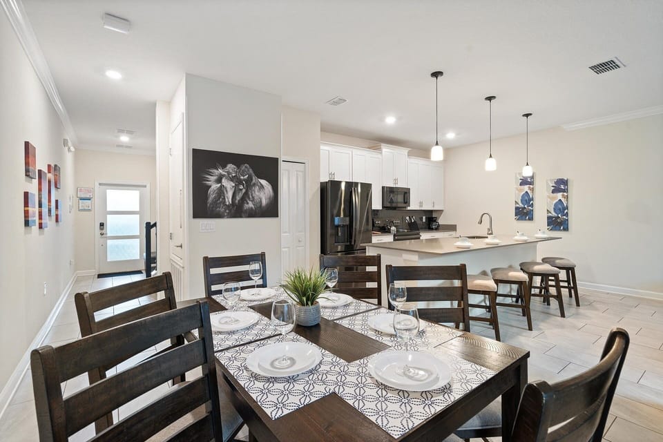 Townhome, 4 Bedrooms | Dining