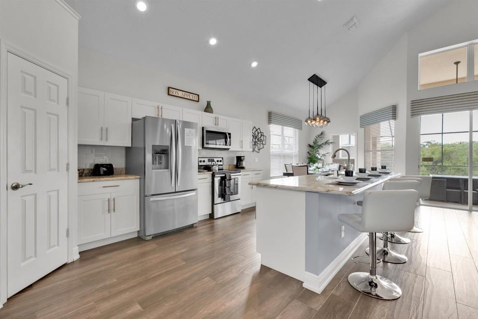 House, 6 Bedrooms | Private kitchen | Coffee/tea maker, fridge, oven, toaster
