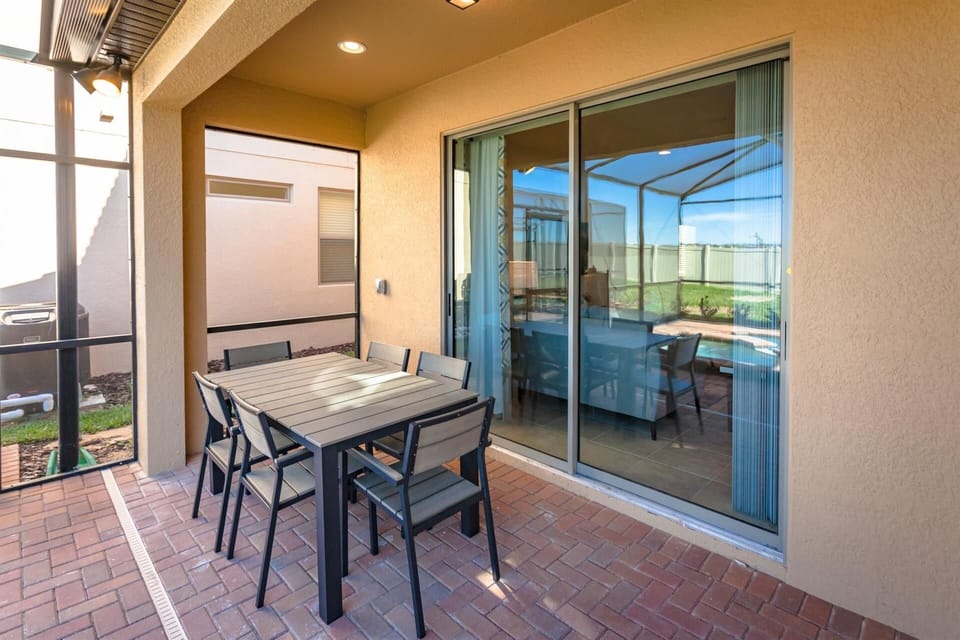 House, 5 Bedrooms | Outdoor dining