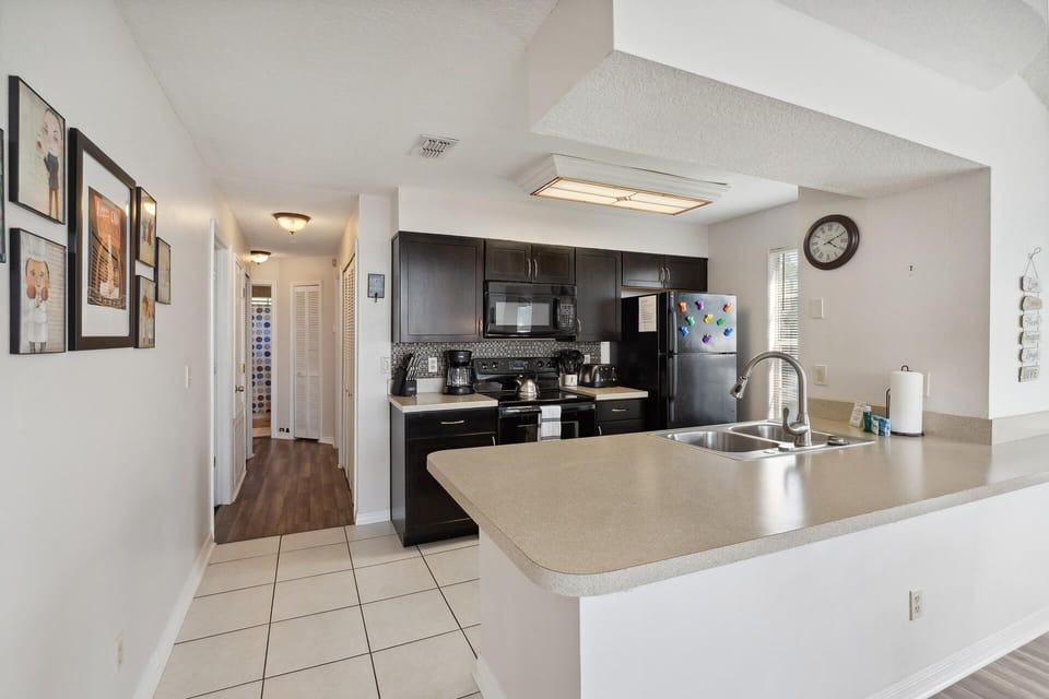 Condo, 3 Bedrooms | Private kitchen | Coffee/tea maker, fridge, oven, toaster