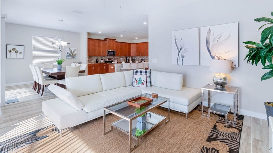 House, 6 Bedrooms | Living area