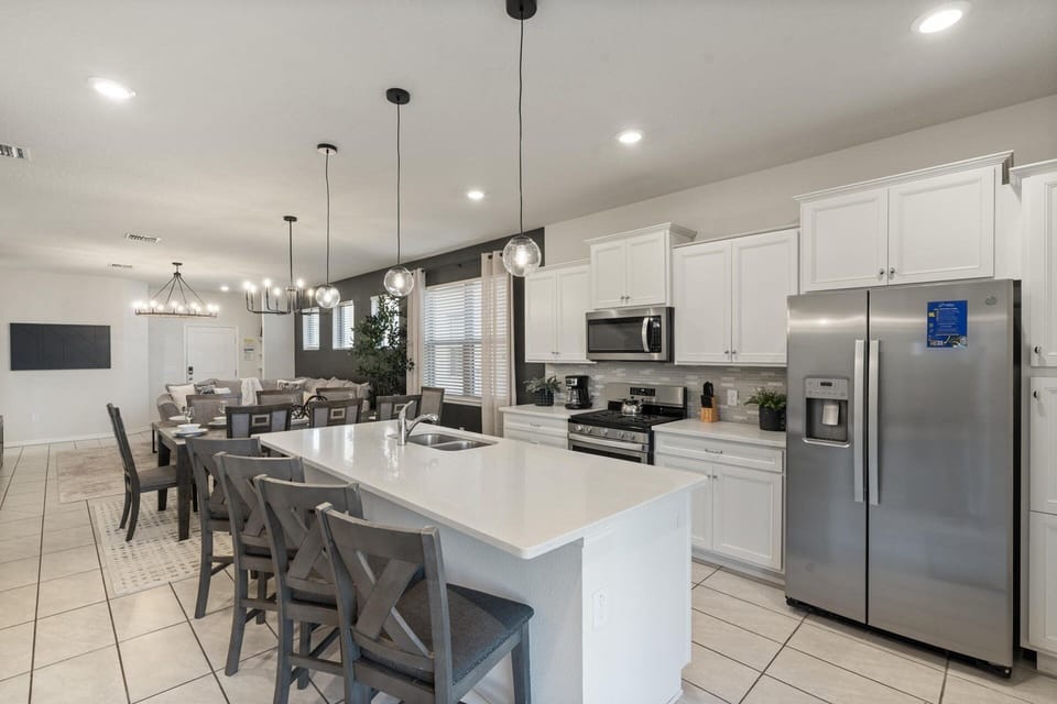 House, 5 Bedrooms | Private kitchen | Coffee/tea maker, fridge, oven, toaster