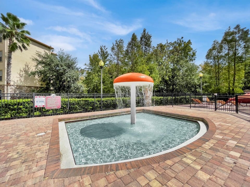 Condo, 3 Bedrooms | Property grounds