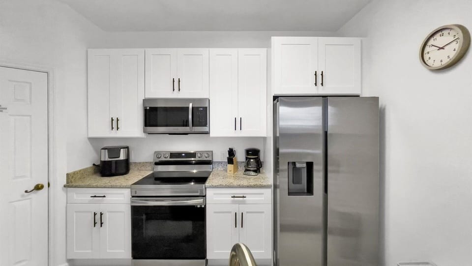 Condo, 2 Bedrooms | Private kitchen | Coffee/tea maker, fridge, oven, toaster