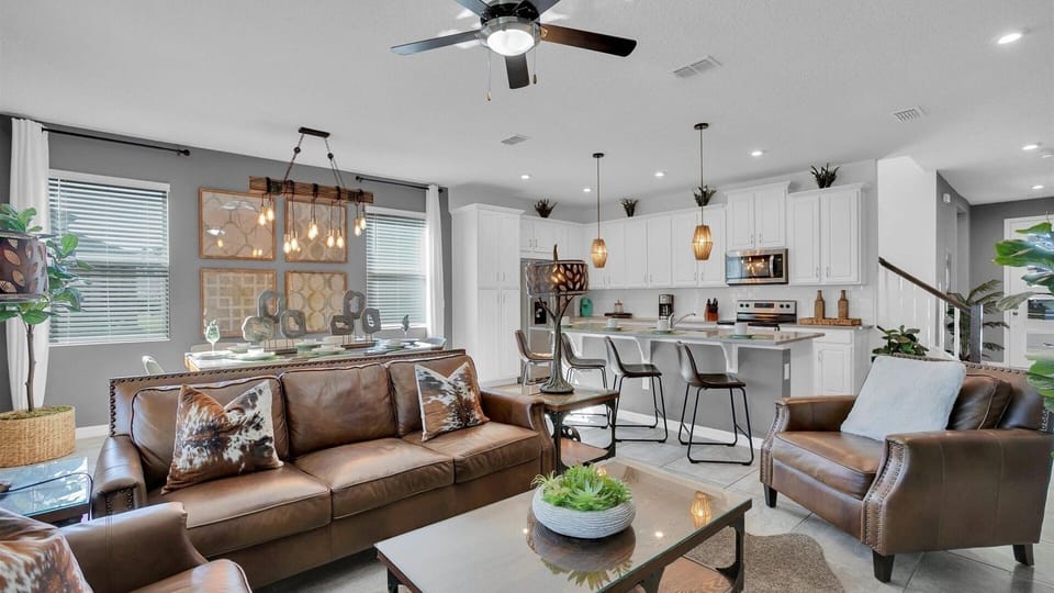Townhome, 5 Bedrooms | Living area