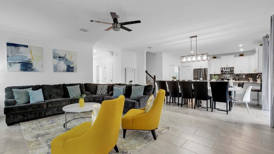 House, Multiple Bedrooms | Living area
