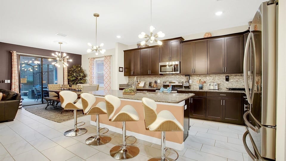House, 5 Bedrooms | Private kitchen | Coffee/tea maker, fridge, oven, toaster