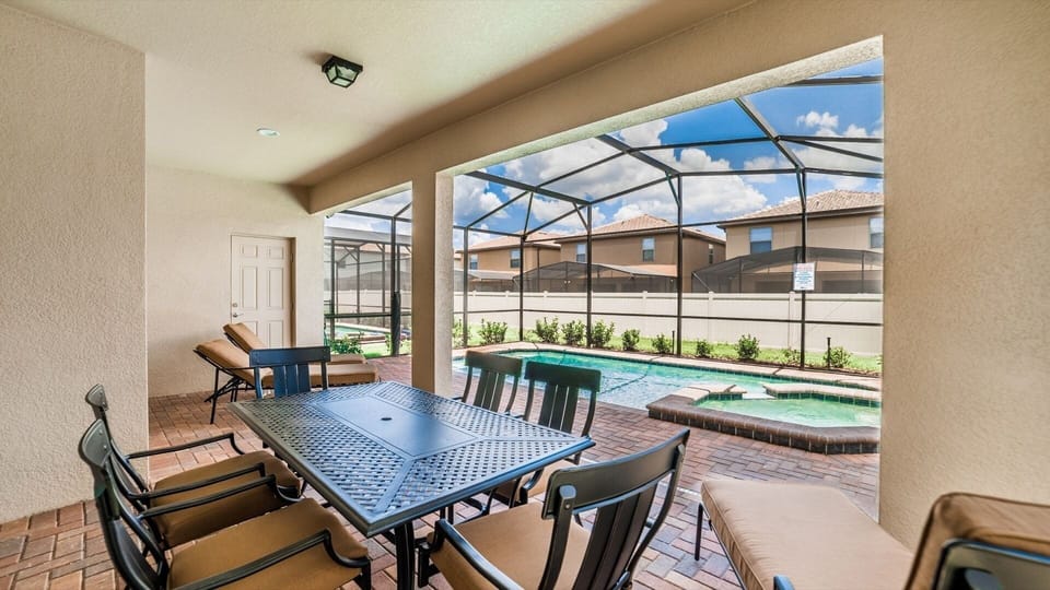 House, Multiple Bedrooms | Dining