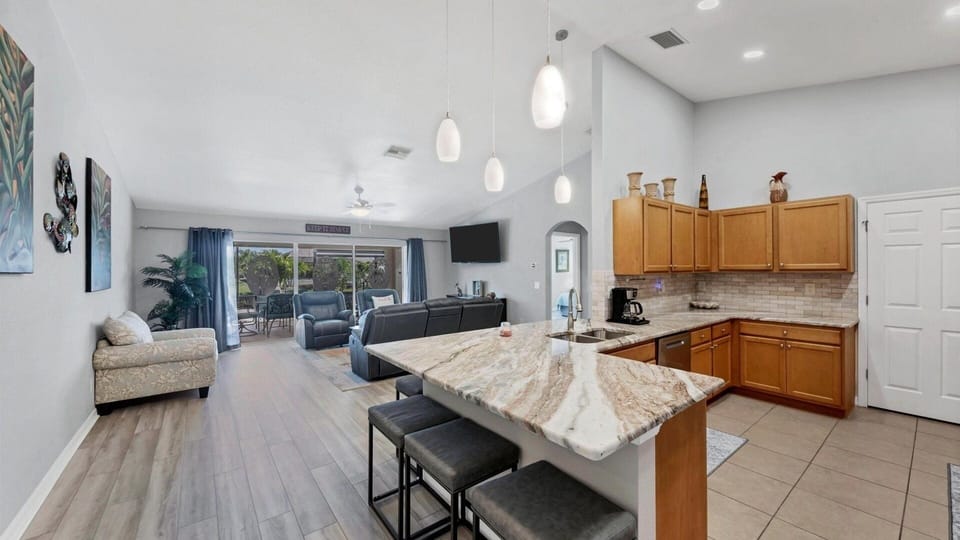 House, 4 Bedrooms | Interior