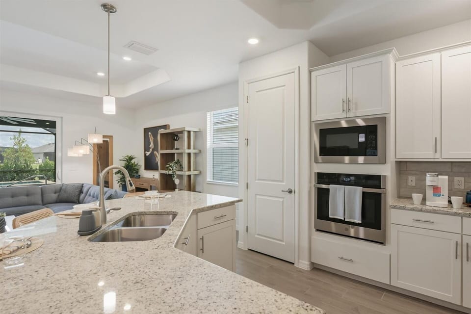 House, 4 Bedrooms | Private kitchen | Coffee/tea maker, fridge, oven, toaster