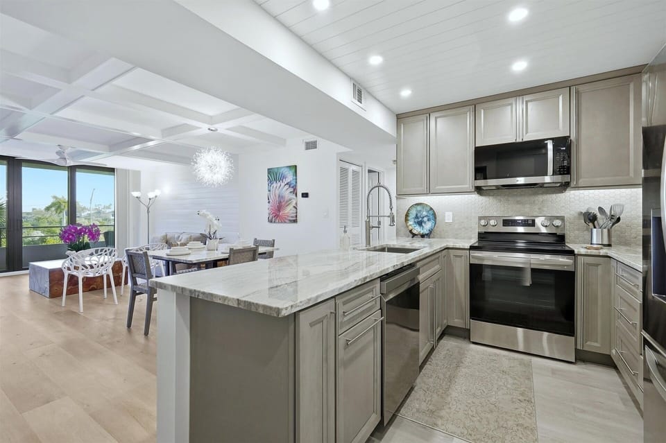 Condo, 2 Bedrooms | Private kitchen | Coffee/tea maker, fridge, oven, toaster