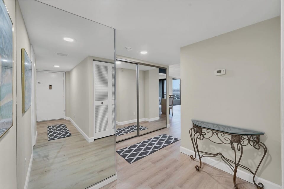 Condo, 2 Bedrooms | Interior