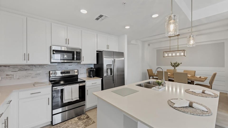 Condo, 3 Bedrooms | Private kitchen | Coffee/tea maker, fridge, oven, toaster
