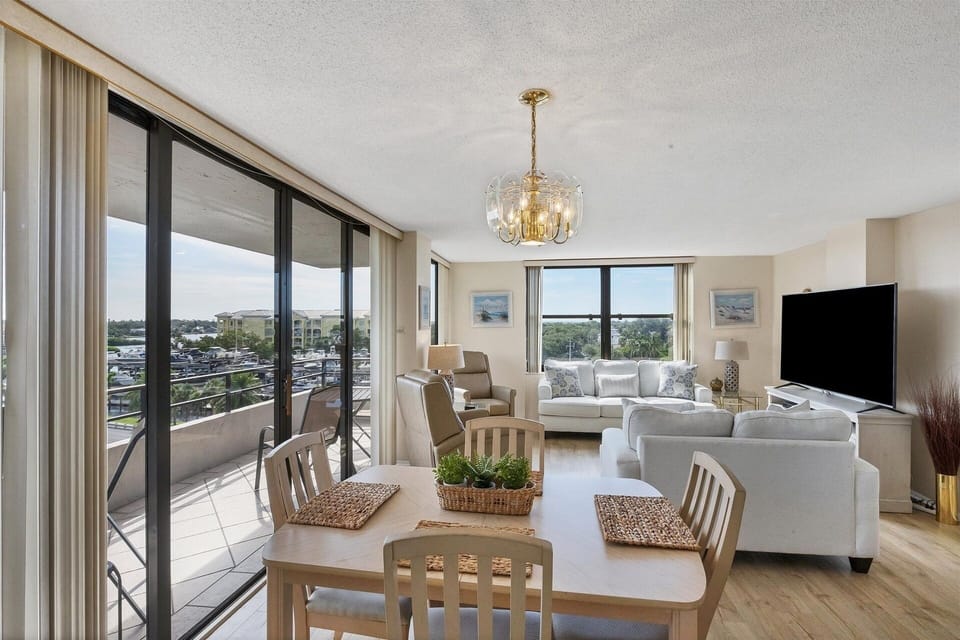 Condo, 2 Bedrooms | Living area | Smart TV