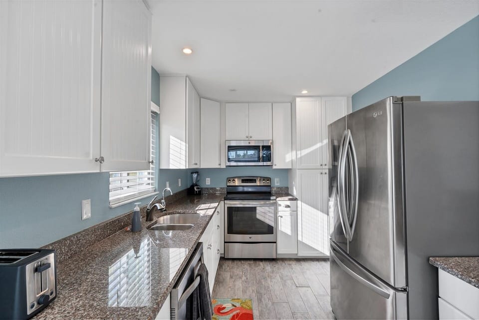 House, 2 Bedrooms | Private kitchen | Fridge, oven, coffee/tea maker, toaster