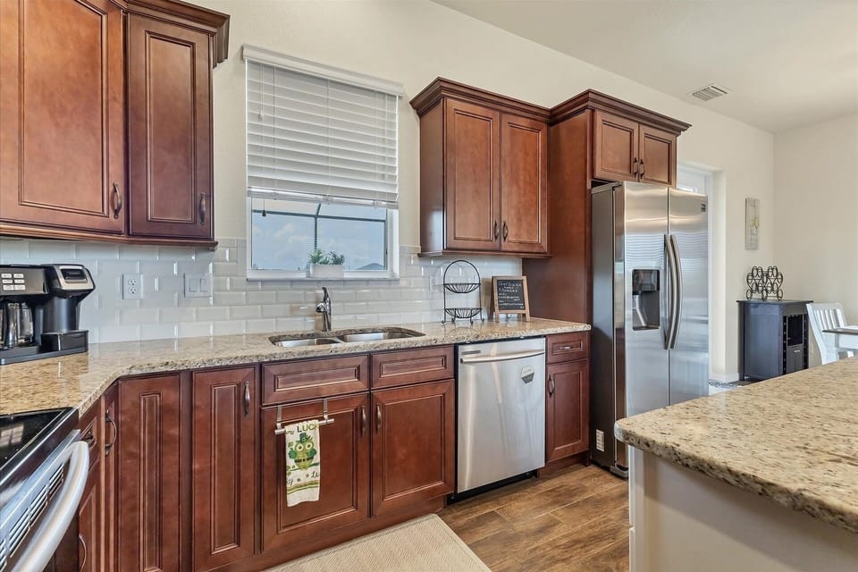 House, 3 Bedrooms | Private kitchen | Fridge, oven, coffee/tea maker, toaster