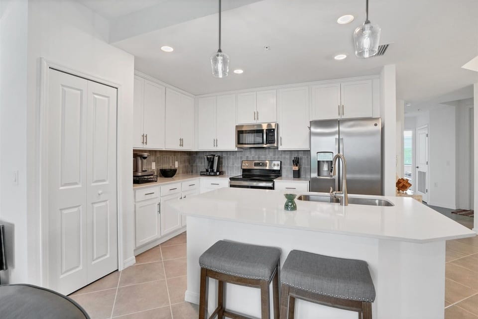 Condo, 3 Bedrooms | Private kitchen | Coffee/tea maker, fridge, oven, toaster