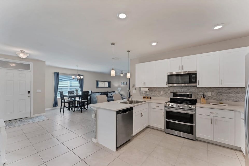 House, 2 Bedrooms | Private kitchen | Fridge, oven, coffee/tea maker, toaster