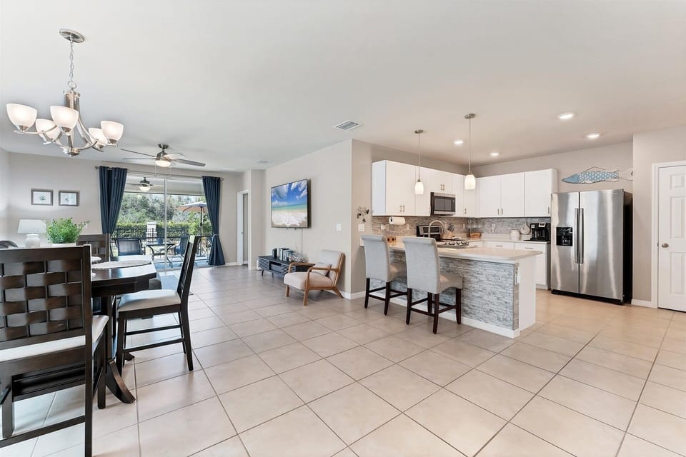 House, 2 Bedrooms | Private kitchen | Fridge, oven, coffee/tea maker, toaster
