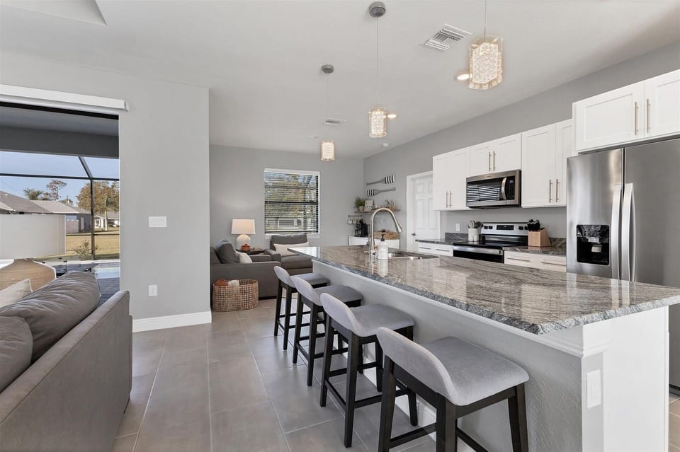 House, 3 Bedrooms | Private kitchen | Coffee/tea maker, fridge, oven, toaster