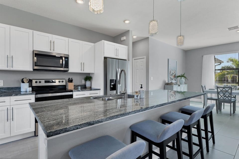 House, 3 Bedrooms | Private kitchen | Coffee/tea maker, fridge, oven, toaster