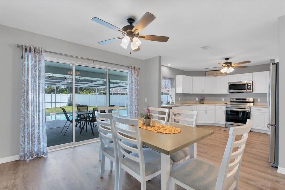 House, 2 Bedrooms | Dining