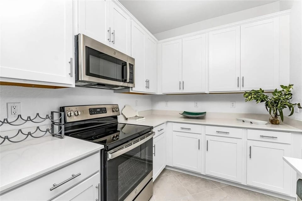 Condo, 3 Bedrooms | Private kitchen | Coffee/tea maker, fridge, oven, toaster