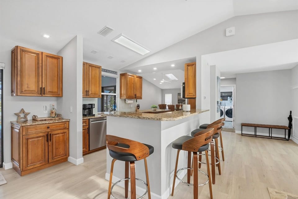 House, 3 Bedrooms | Private kitchen | Fridge, oven, coffee/tea maker, toaster