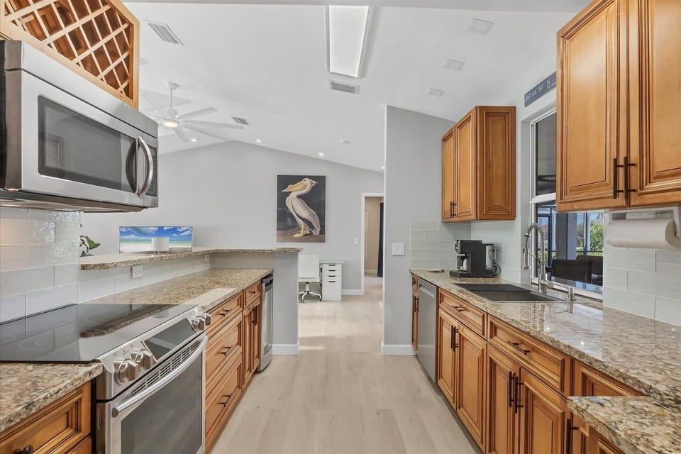 House, 3 Bedrooms | Private kitchen | Fridge, oven, coffee/tea maker, toaster