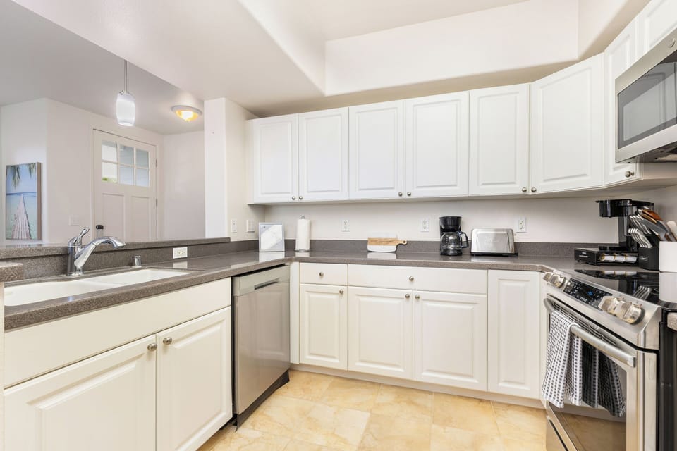 Fully equipped modern kitchen
