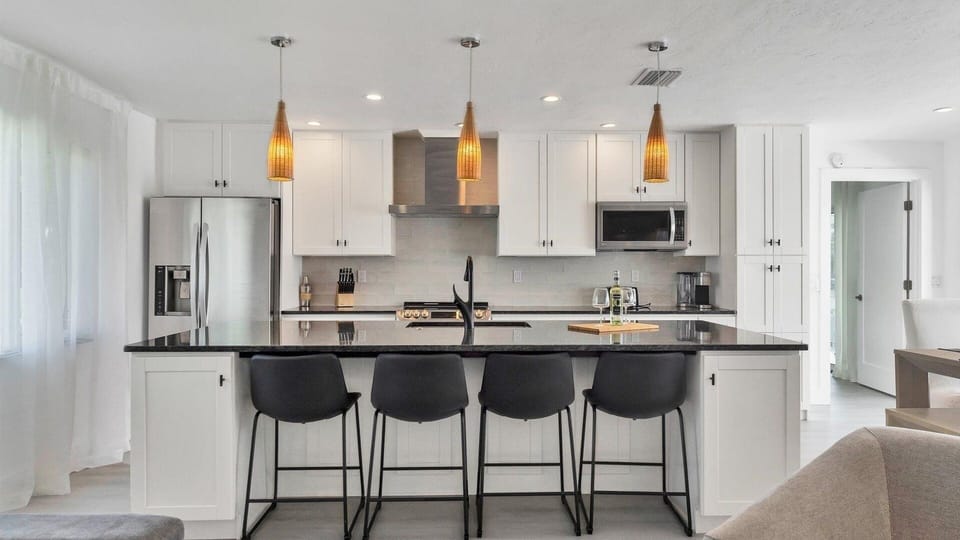 House, 3 Bedrooms | Private kitchen | Fridge, oven, coffee/tea maker, toaster