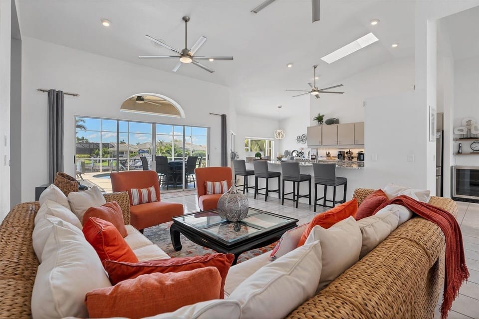 House, 3 Bedrooms | Living area