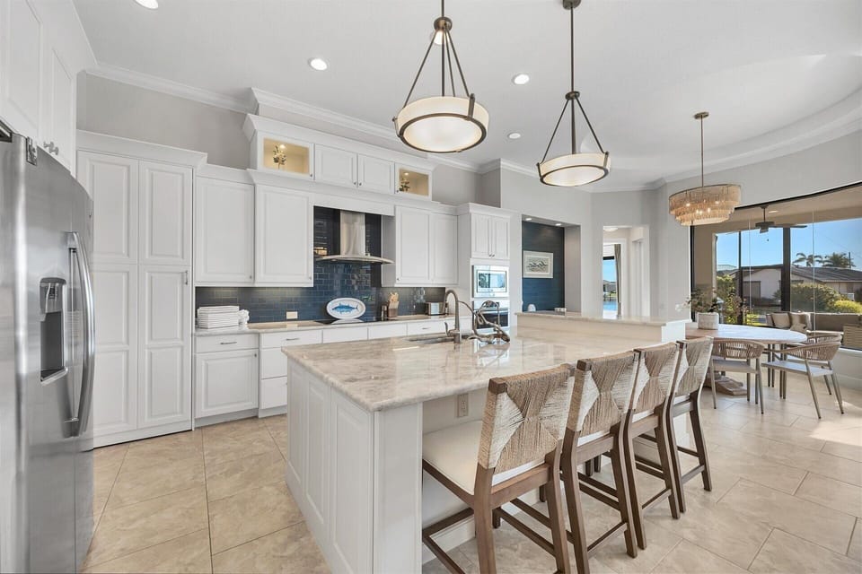 House, 4 Bedrooms | Private kitchen | Coffee/tea maker, fridge, oven, toaster