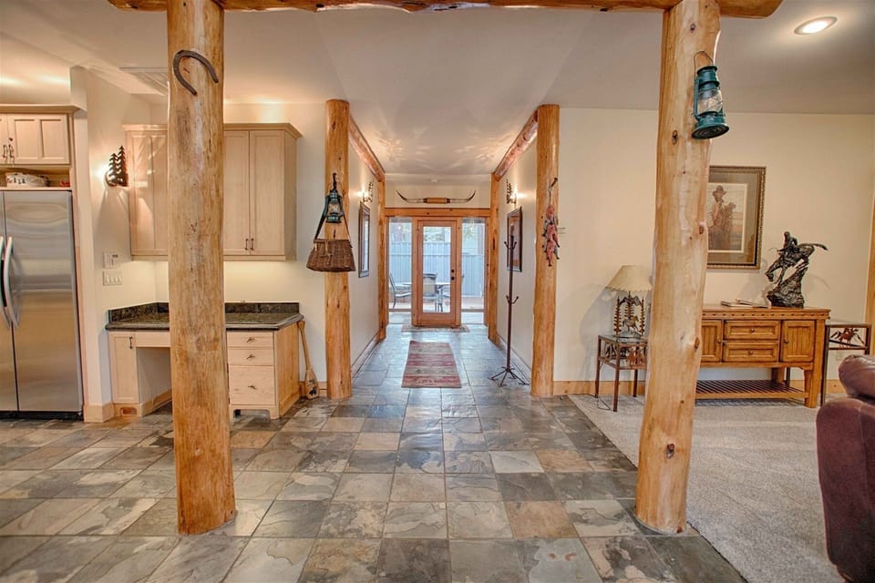 House, 5 Bedrooms | Interior