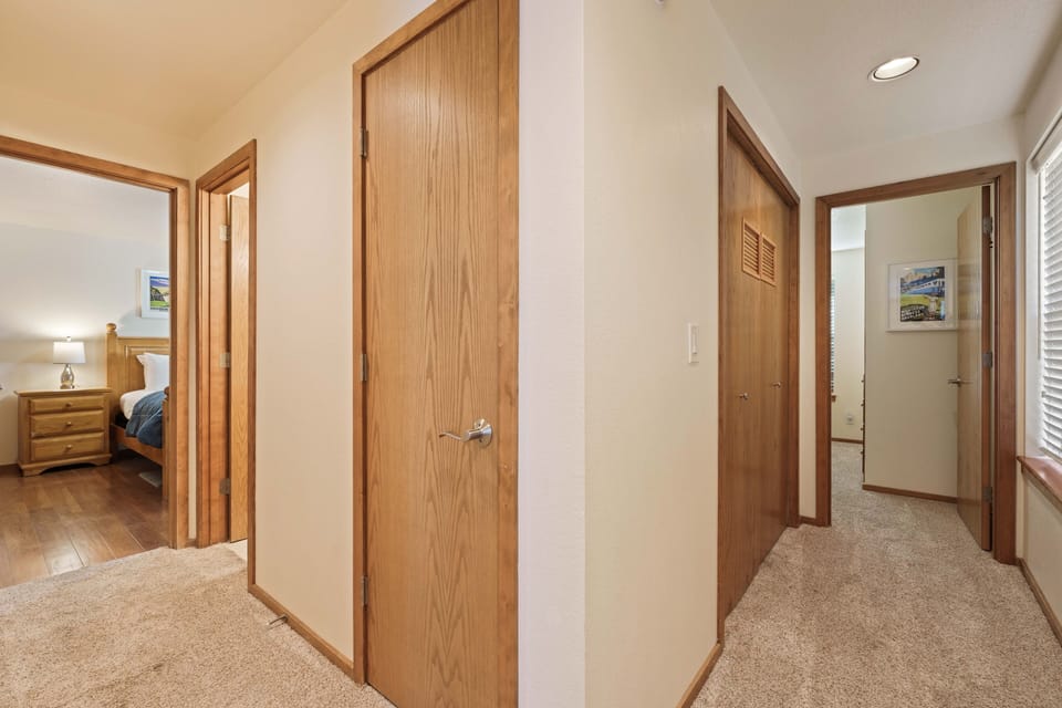 Condo, 3 Bedrooms | Interior