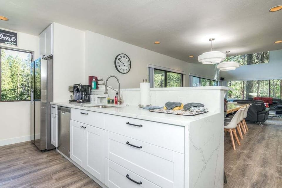House, 3 Bedrooms | Private kitchen | Fridge, oven, coffee/tea maker, toaster