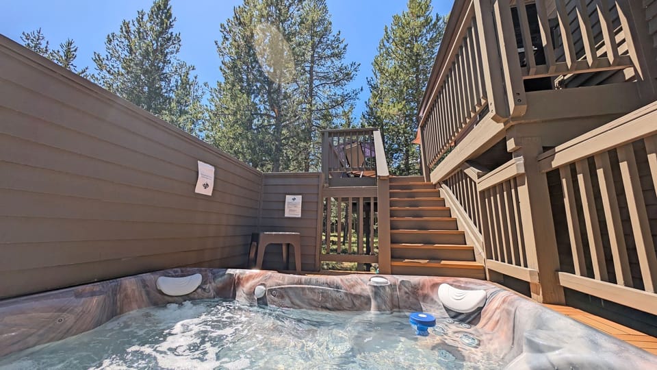 House, 3 Bedrooms | Outdoor spa tub