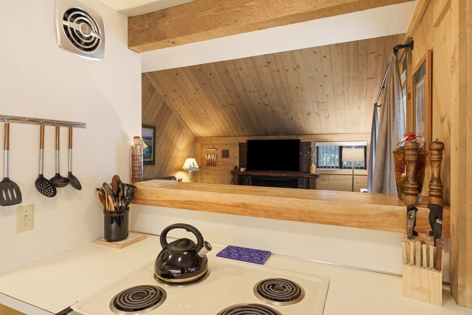 Condo, 2 Bedrooms | Interior