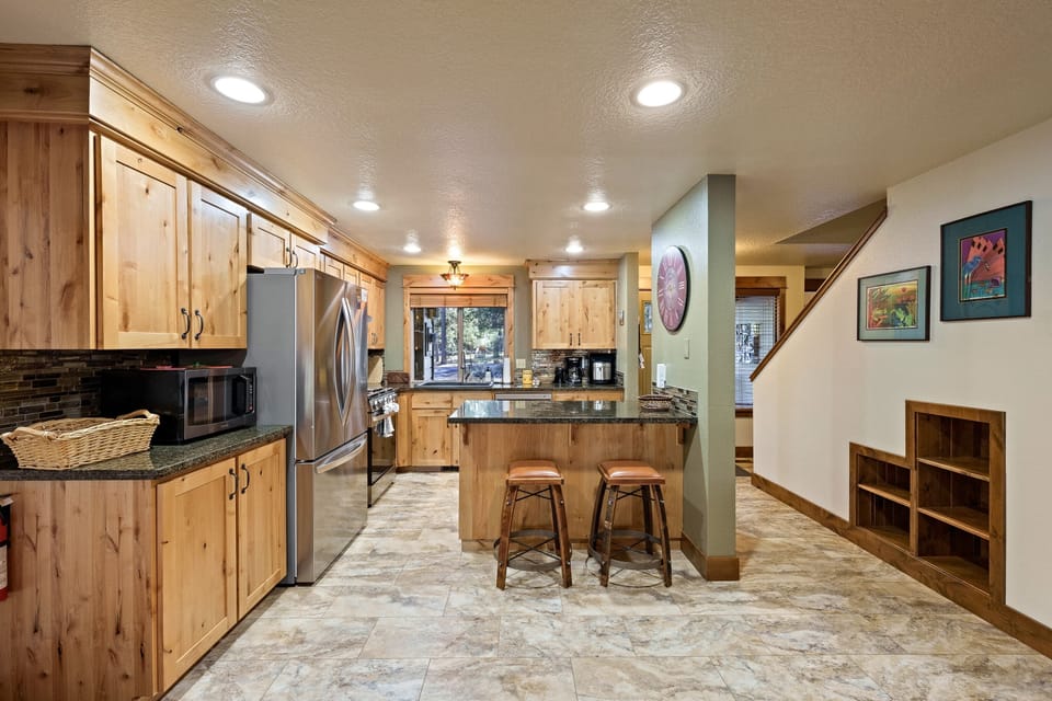 House, 3 Bedrooms | Private kitchen | Fridge, oven, coffee/tea maker, toaster