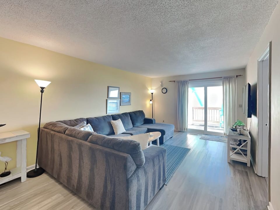 Living Room - Smart TV