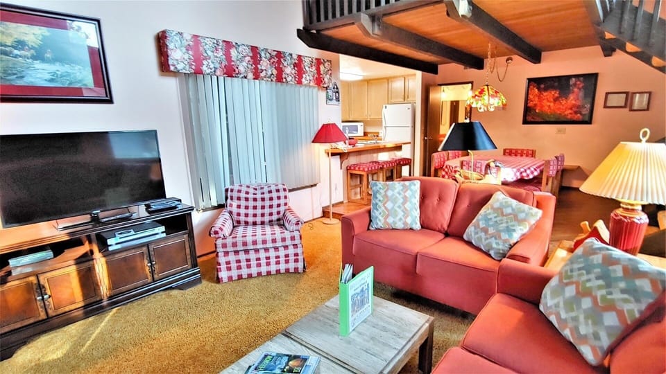 Apartment, 2 Bedrooms | Living area