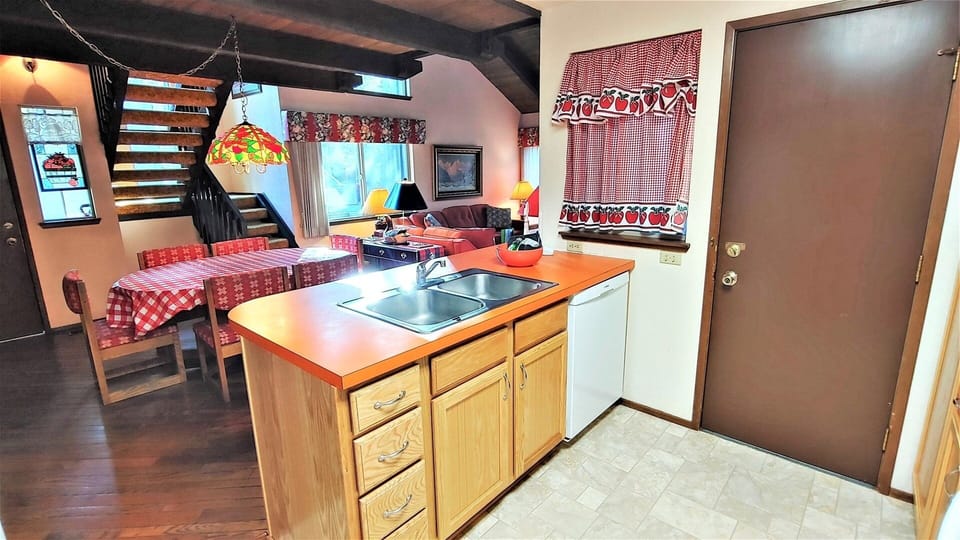 Apartment, 2 Bedrooms | Interior