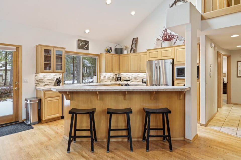 House, 5 Bedrooms | Private kitchen | Fridge, oven, coffee/tea maker