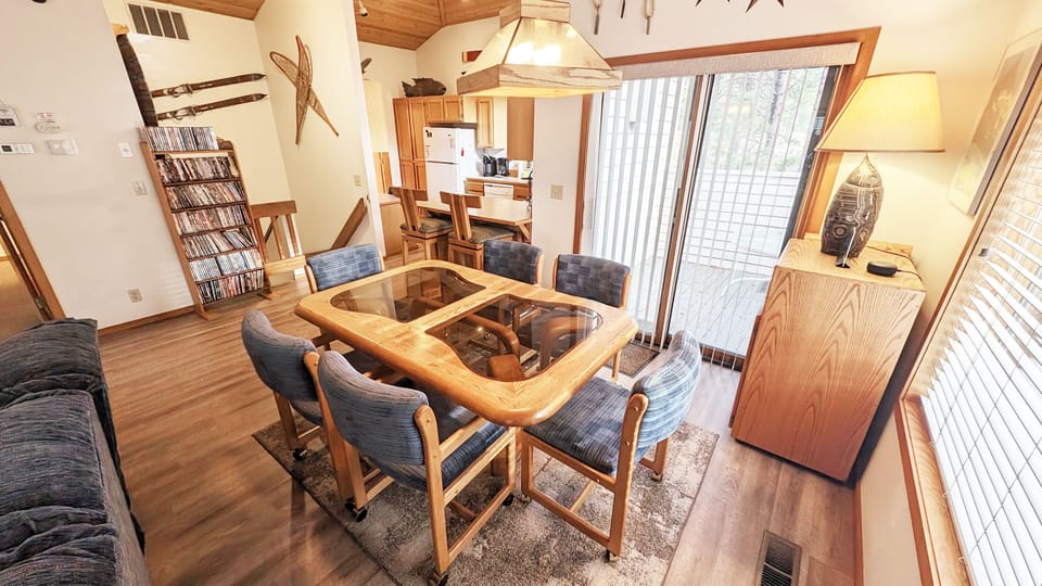House, 3 Bedrooms | Dining