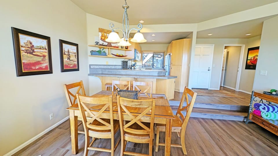 Condo, 1 Bedroom | Dining