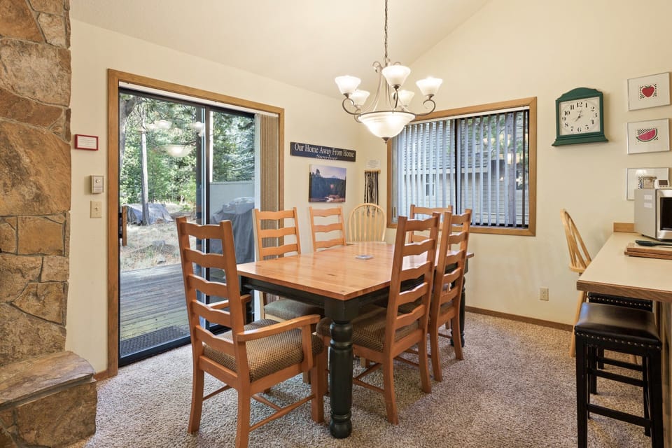House, 4 Bedrooms | Dining