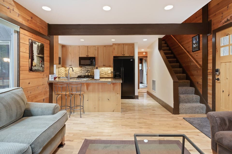 Cabin, 2 Bedrooms | Living area | Smart TV