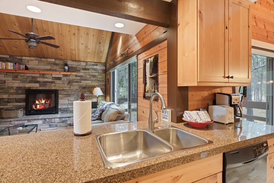 Cabin, 2 Bedrooms | Interior