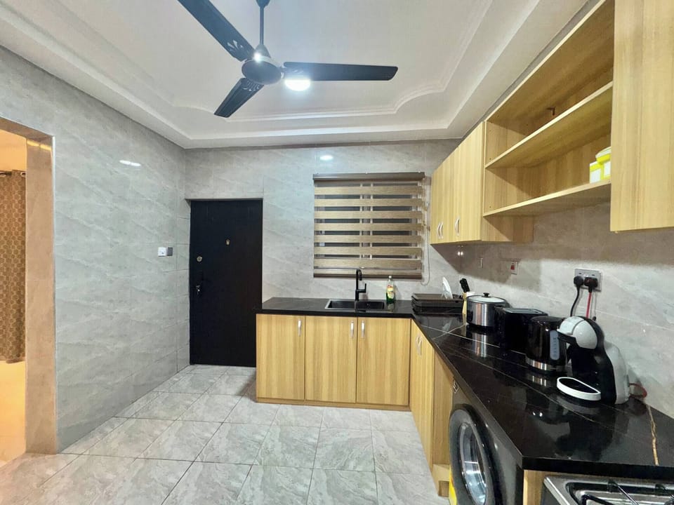 House, 2 Bedrooms | Private kitchen