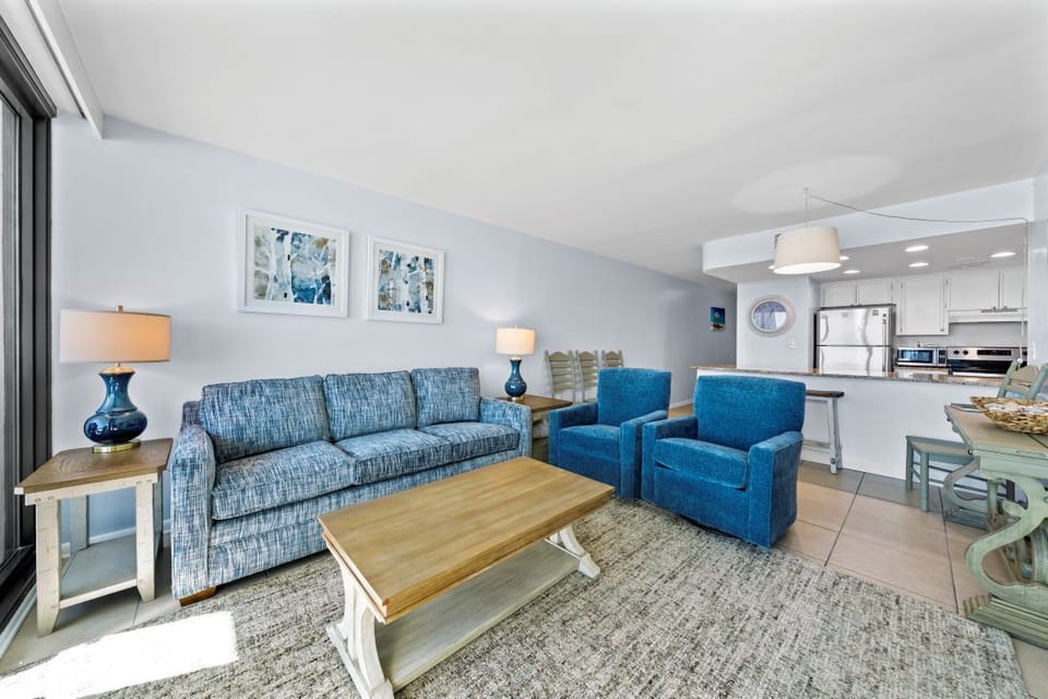 4 Island Sunrise 466 Living Room